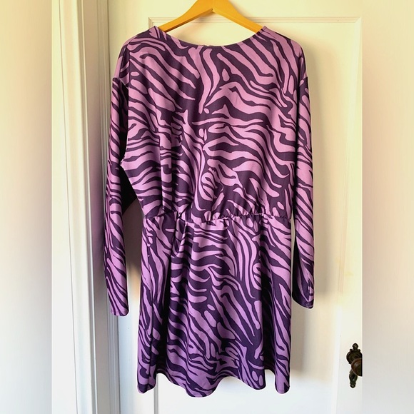 Cute ASOS DESIGN dress in magenta & pink - Picture 2 of 4